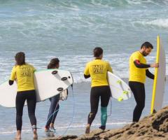 Clases de sur - Base Surf Camp Escuela Coruña