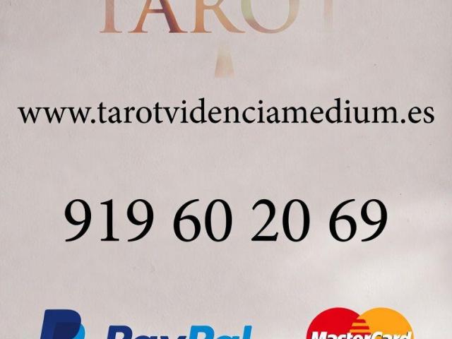 Descubre tu Futuro con Tarot Claro y Directo